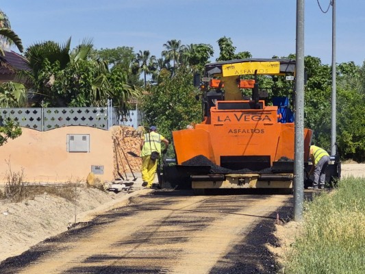 Renuevan el asfalto en carriles de huerta de Los Dolores de Murcia, como los de la Enera, el Fraile y Laña