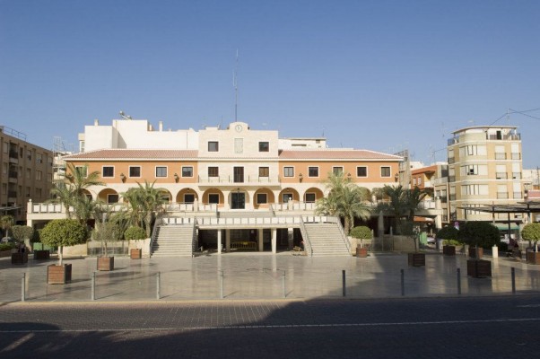 JUCIL señala que la falta de guardias civiles en Guardamar dificulta el control de la violencia
