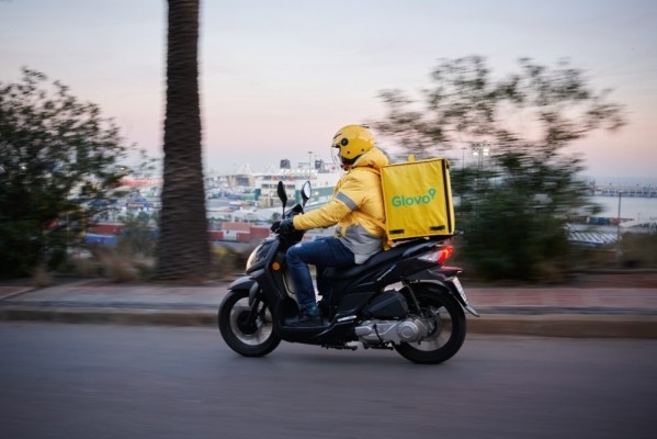 Delivery Hero, dueño de Glovo, se dispara en Bolsa tras confirmar una oferta de Uber