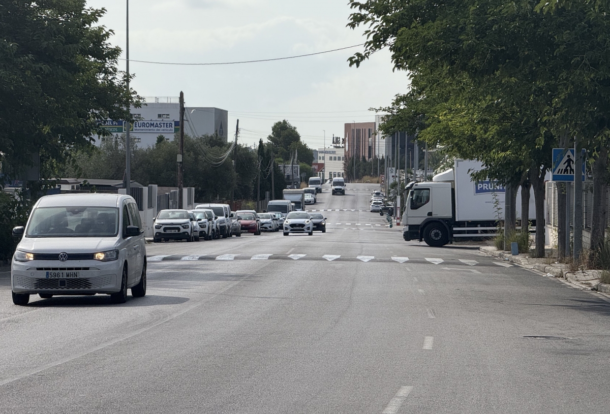 El polígono de L'Andana en Paterna plantea mejoras en transporte público ante la 