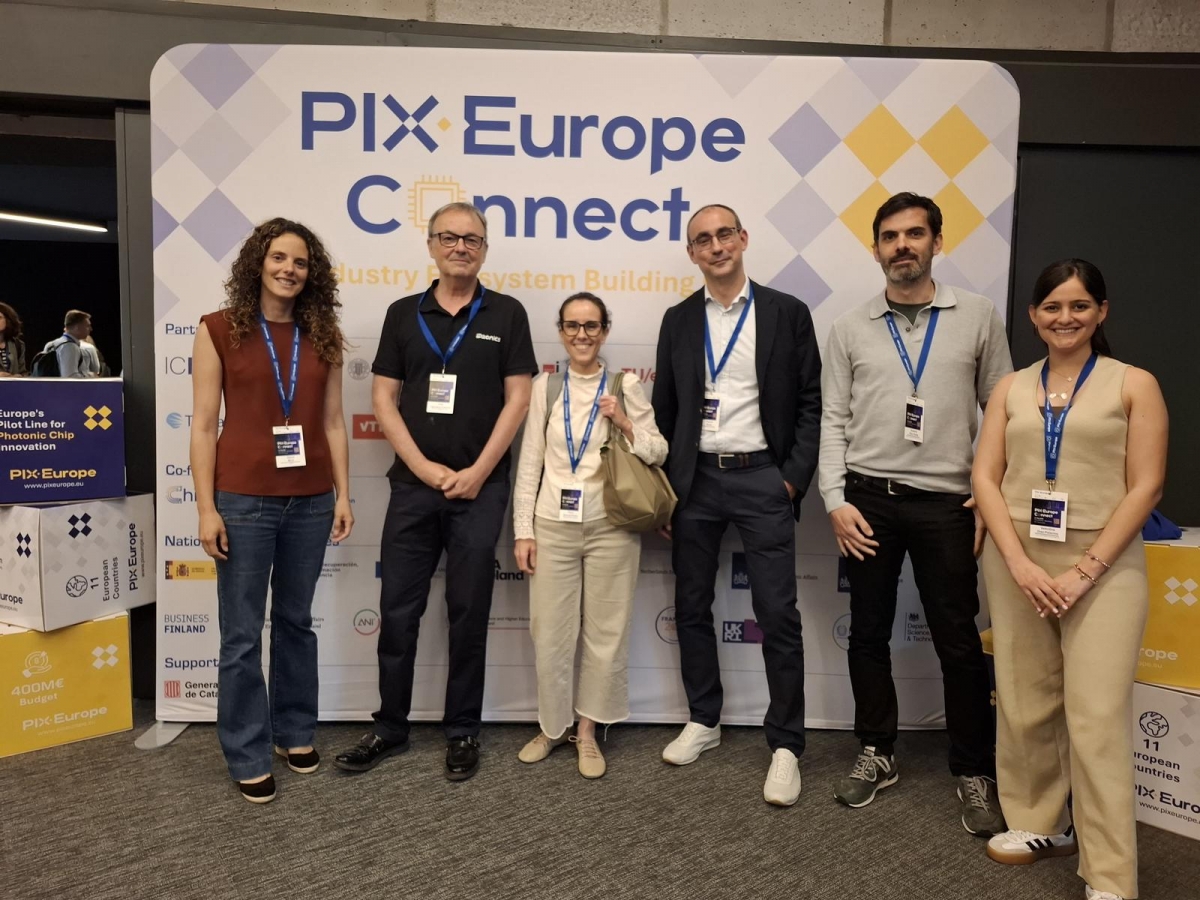 UPVfab inicia la fase de captación de negocio para su planta piloto de chips fotónicos de L’Eliana