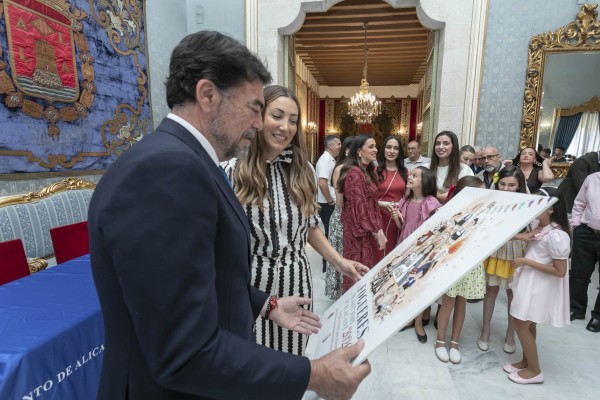 Les Fogueres de 2026 ya lucen su cartel: 'La fiesta que nos une'