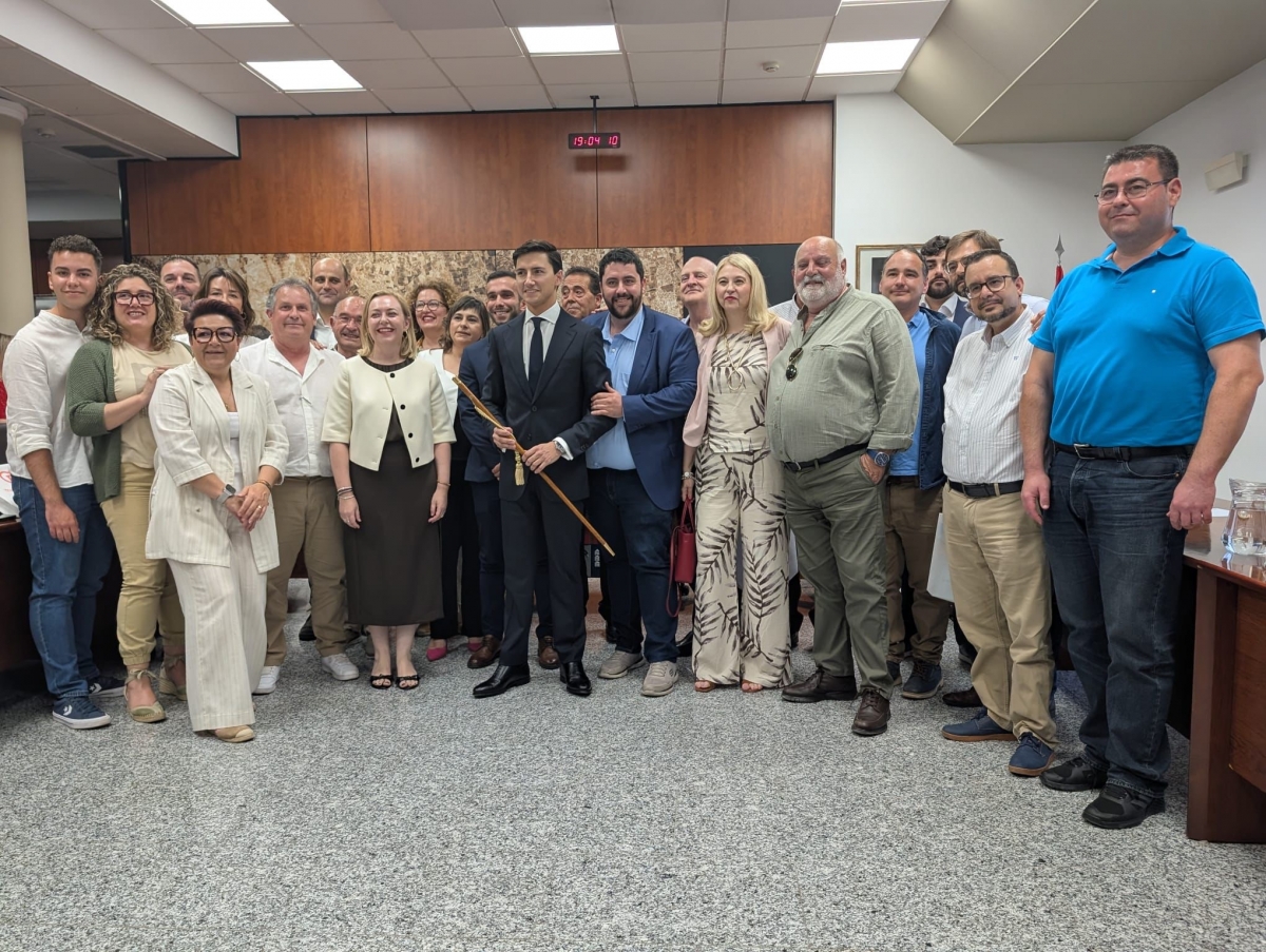 Investidura de Jaime Ruix, de Centrats en La Pobla, en el pleno de investidura este sábado. - Foto: UNIÓN MUNICIPALISTA Investidura de Jaime Ruix, de Centrats en La Pobla, en el pleno de investidura este sábado.