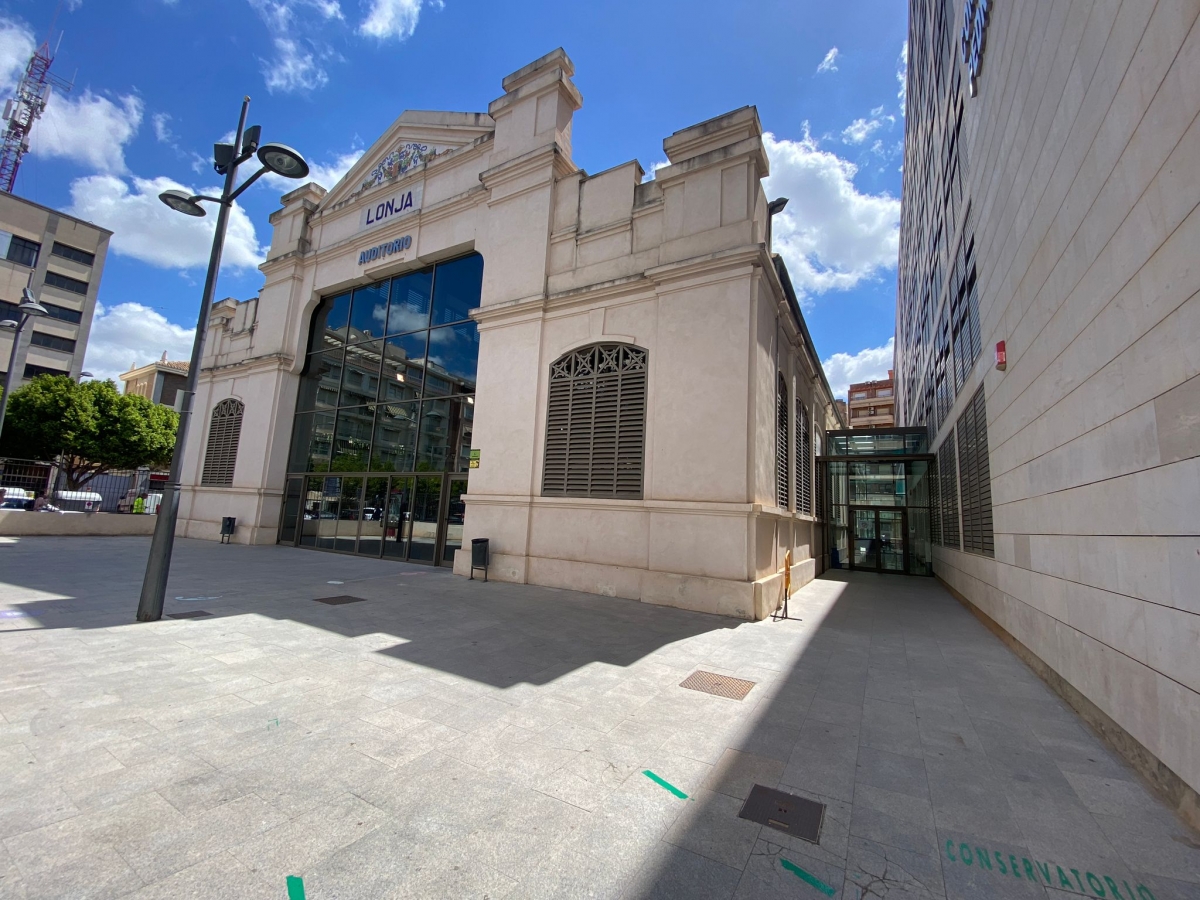 Orihuela recurre a un contrato menor para reparar el aula de danza tras ocho meses inhabilitada
