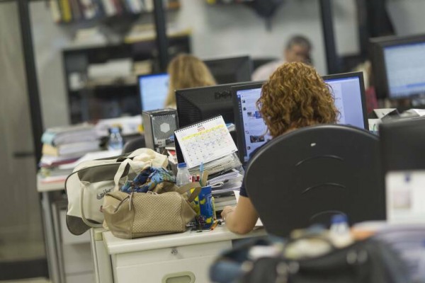 El salario bruto anual subió un 4,7% en 2023, hasta los 26.555 euros, su nivel más elevado desde 2008