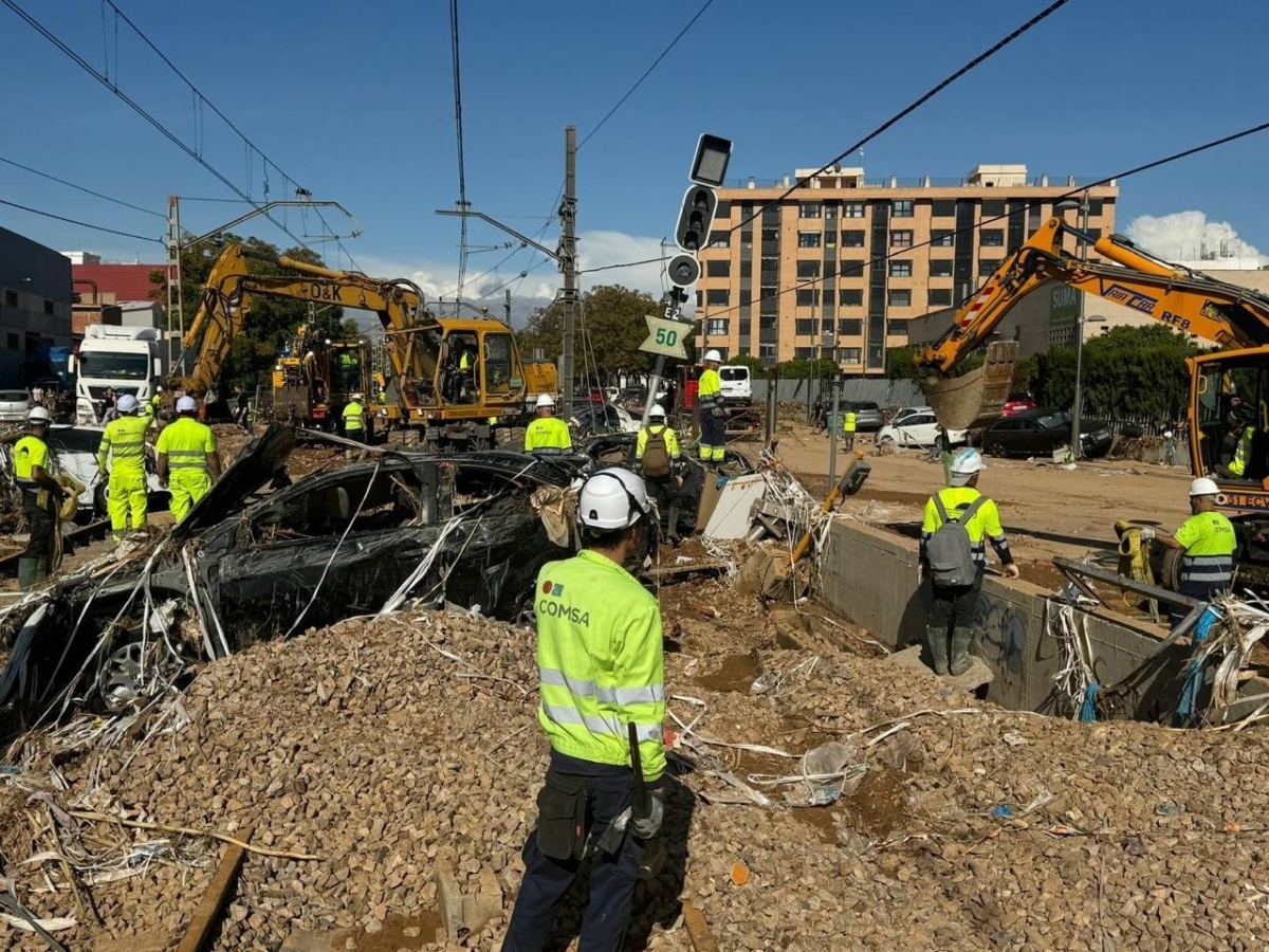 Trabajos de reconstrucción en la línea C3. - Foto: MINISTERIO DE TRANSPORTES Trabajos de reconstrucción en la línea C3.