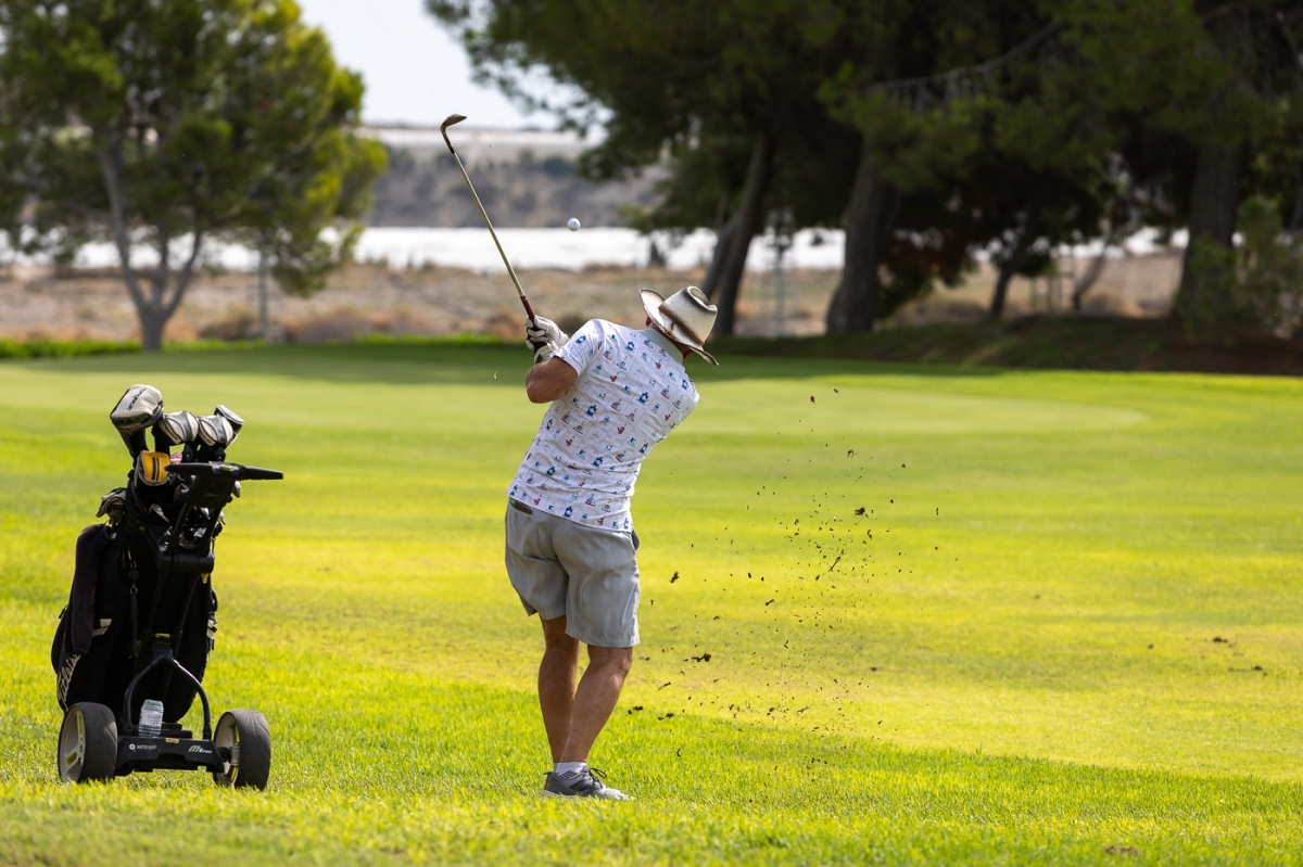 Los campos de Alicante redoblan la batalla por captar al golfista canadiense aun sin vuelo directo