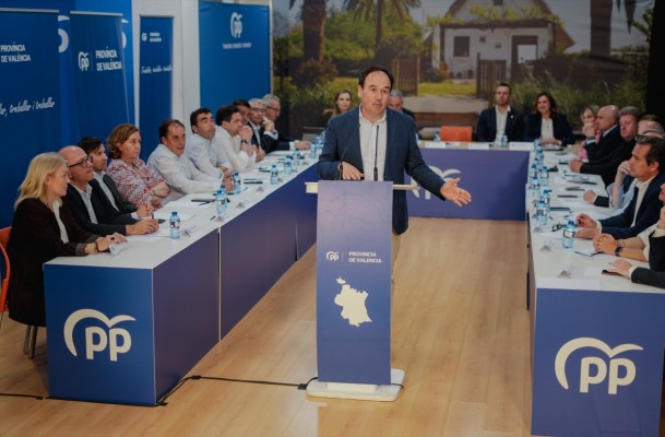 Llorca asegura que acudirá a reunirse con Arcadi España pero le exigirá 