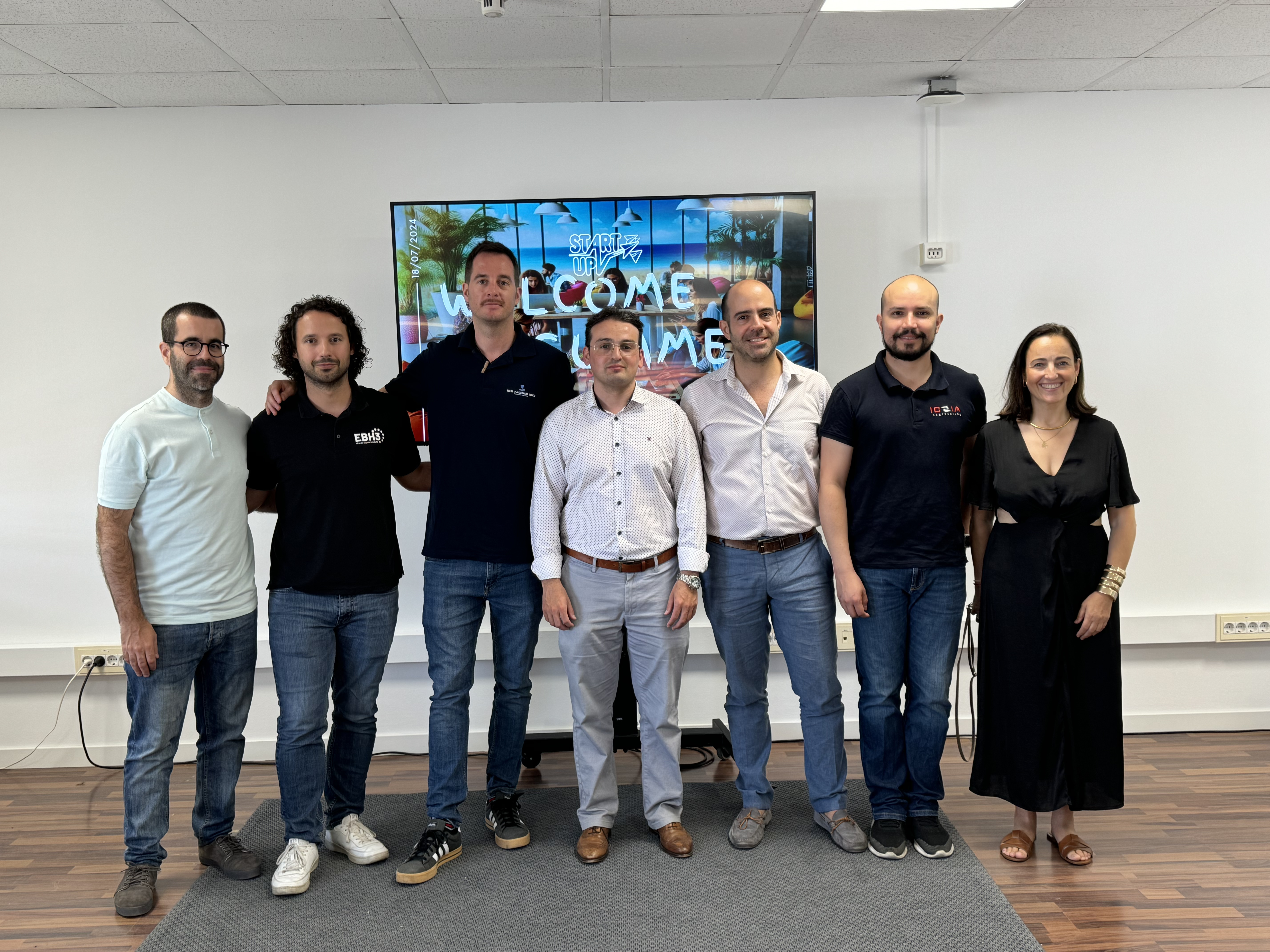 Finalistas de StageTwo, junto con el jurado y Alejandro Vignoni e(director de Ideas UPV). Fotos: UPV - 