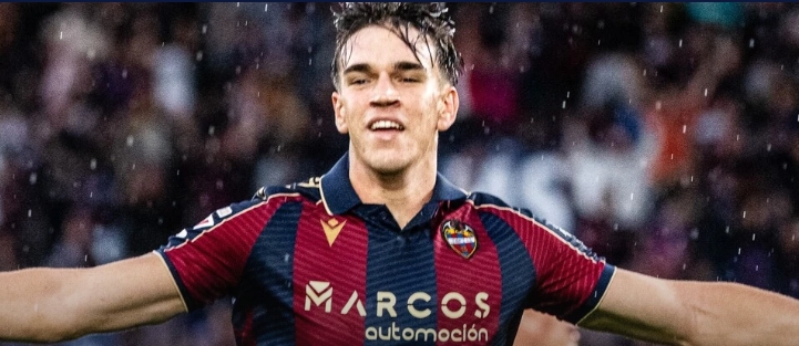 Carlos Espí recibe la nominación al premio Mejor Jugador Sub-23 de la liga