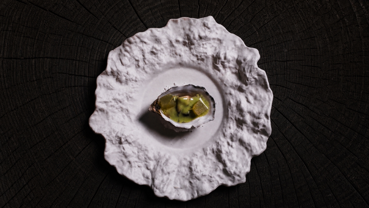 Ostra con gazpacho de melón happodashi