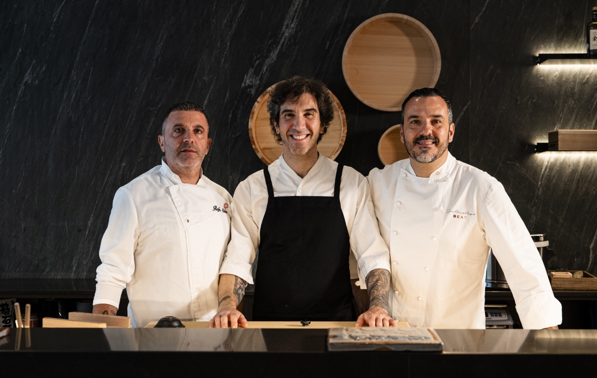 De izq. a dcha., los chefs Rafa Soler, Diego Laso y José Manuel Miguel