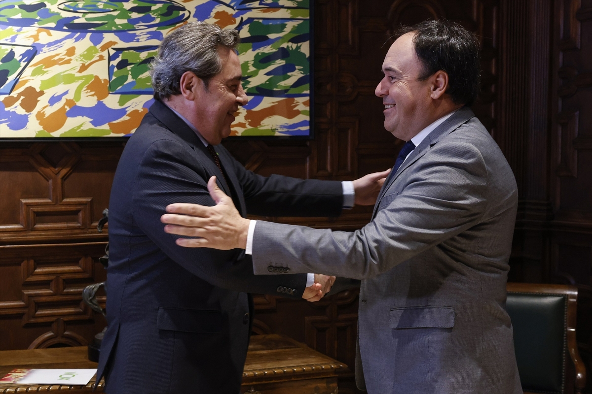 Vox anuncia un acuerdo con Pérez Llorca para los presupuestos de la Generalitat