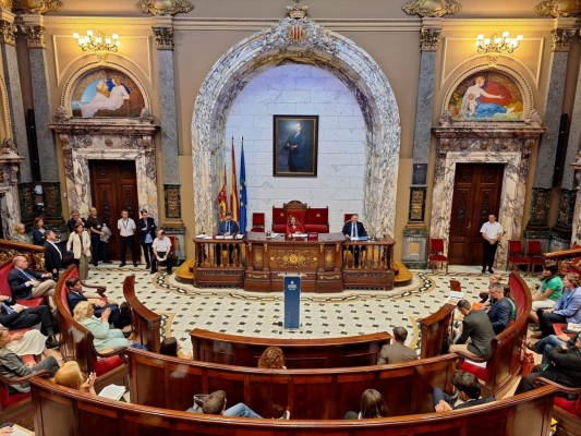 El Ayuntamiento de València acuerda seguir con el refuerzo policial y de limpieza en el barrio de la Roqueta
