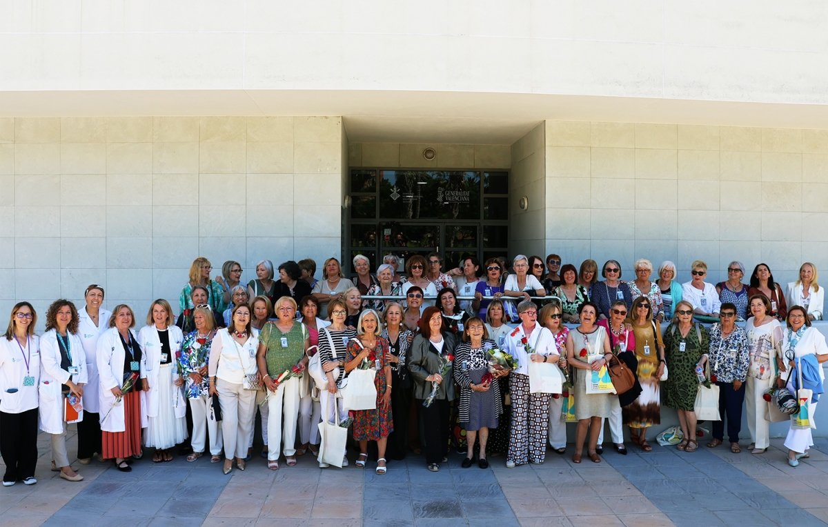  El Hospital General de Valencia rinde homenaje a la primera promoción de enfermeras de la Comunitat Valenciana en su 50 aniversario