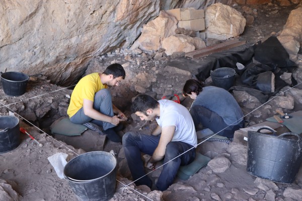La Cova Foradada de Oliva, un recorrido por el Paleolítico Medio y Superior