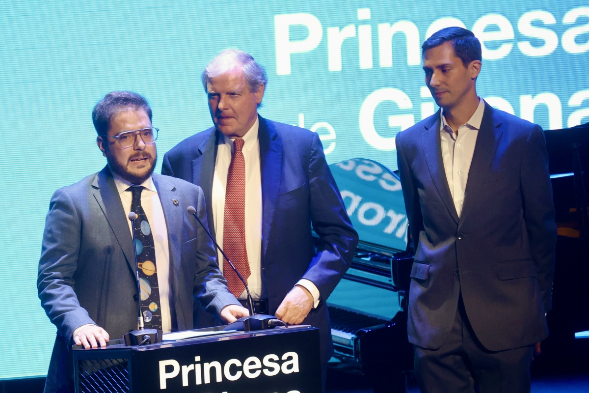 El astrónomo Rafael Luque logra en Murcia el Premio Princesa de Girona por sus investigaciones sobre los nuevos planetas