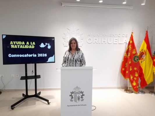 Orihuela aprueba las ayudas a la natalidad de 2026 con 1.000 euros por cada hijo nacido