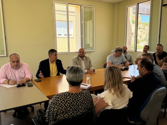 MC, PSOE y Sí Cartagena trasladan a los funcionarios municipales que la moción de censura 
