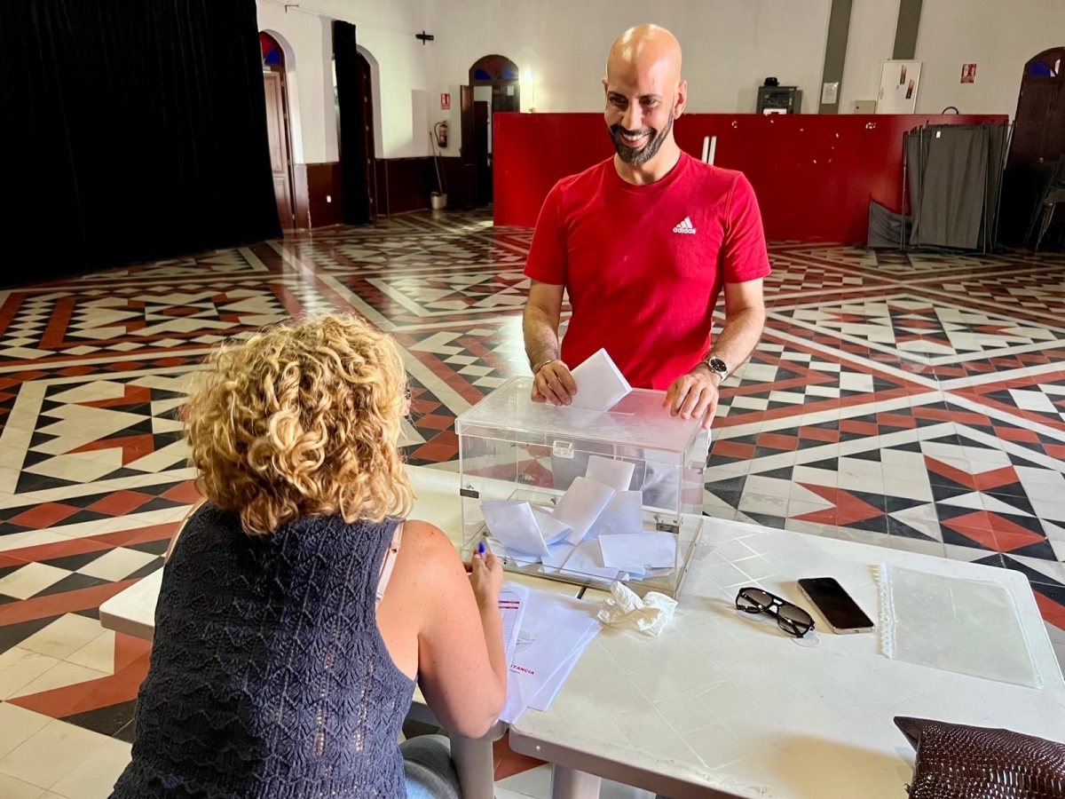 La militancia socialista avala el pacto del PSOE con MC, Sí Cartagena y los dos exconcejales de Vox para desbancar a Arroyo