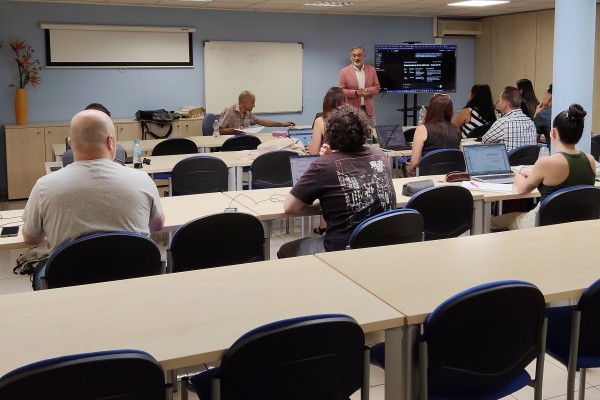 Castelló y Xarxatec implementan un curso sobre IA y digitalización para pymes en 'Formación a la carta'