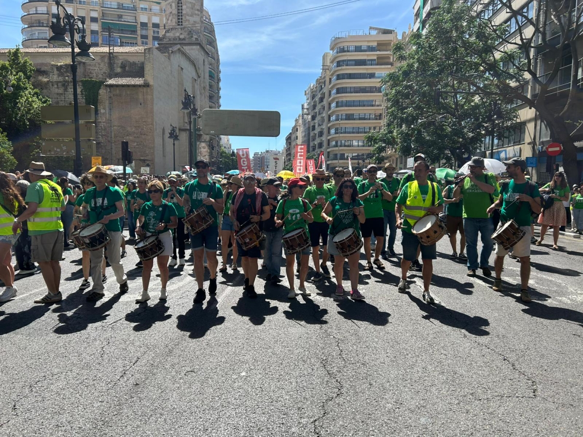 Educación | Una nueva manifestación de docentes se dirige por el centro de València hasta Educación