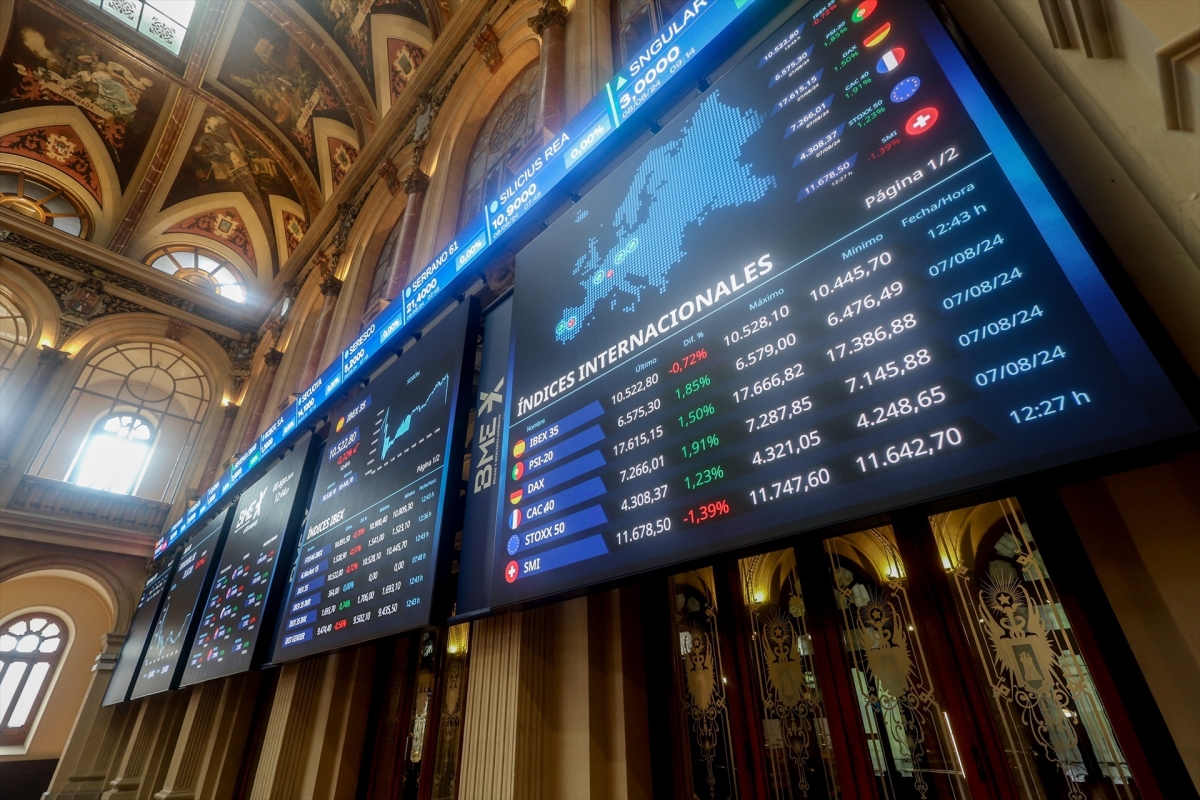 El Ibex 35 conquista los 18.400 puntos (+0,62%) en la media sesión, con el crudo en 96 dólares