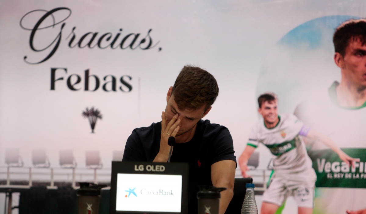 Febas rompió a llorar en varias ocasiones - Foto: FITO GONZÁLEZ Febas rompió a llorar en varias ocasiones
