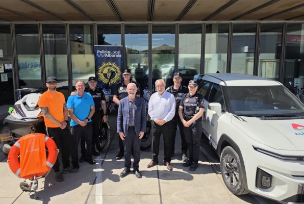 Alboraya incorpora nuevos vehículos eléctricos a los servicios de turismo y playas, salvamento y Policía Local