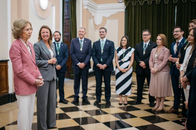 La reina Sofía inicia una visita a Castelló: acude al Ayuntamiento, Banco de Alimentos y Real Cofradía de Lledó