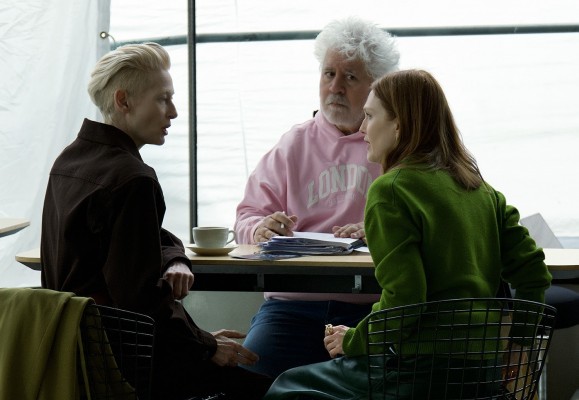 Almodóvar competirá por el León de Oro en Venecia con 'La habitación de al lado'

