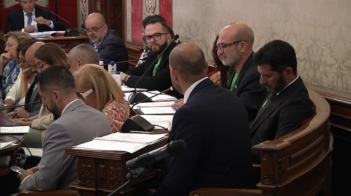 Los ediles de la oposición, en un momento del pleno.