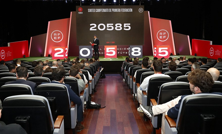 Puede haber fútbol los viernes en la Primera Federación 2024/25 