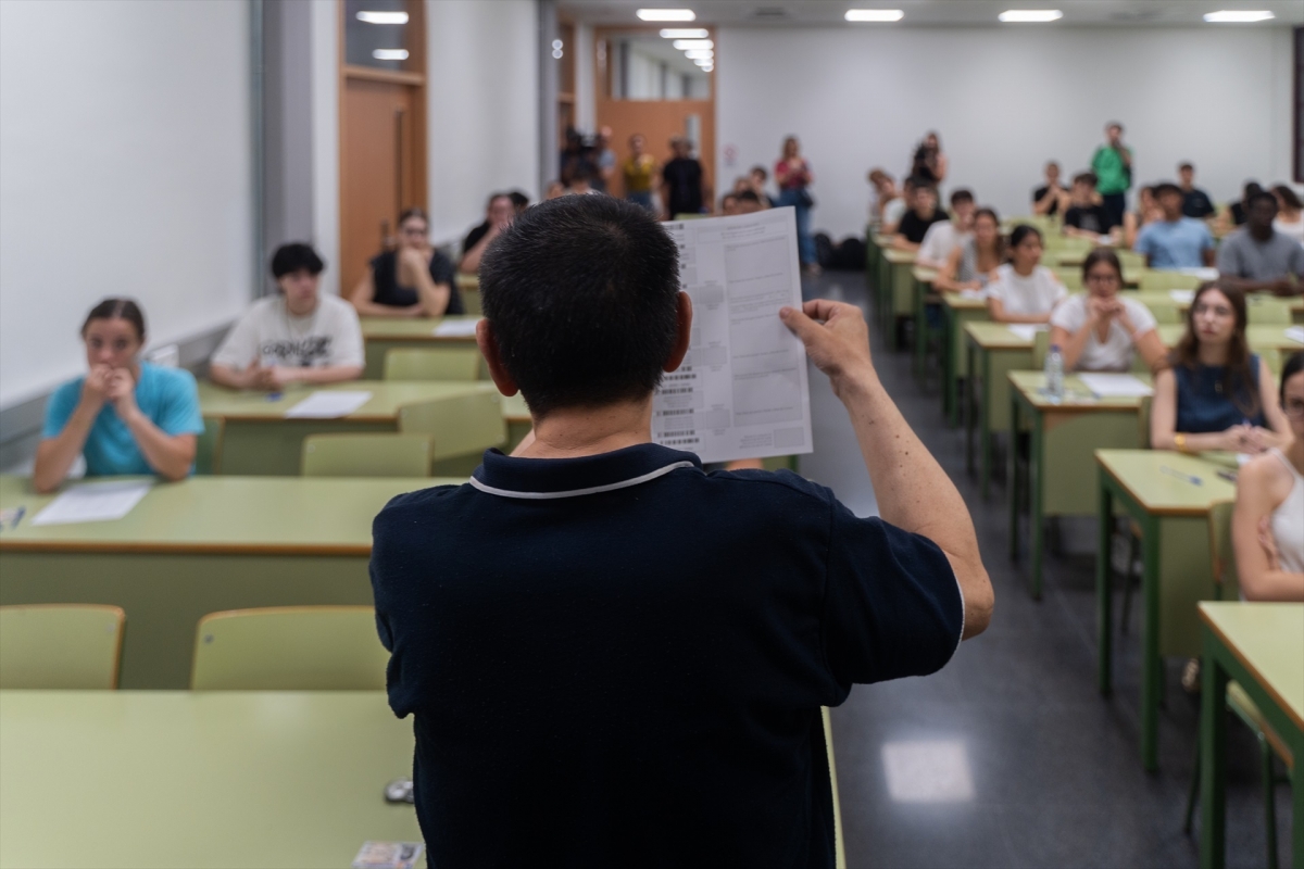 Profesores correctores de la PAU renuncian y tildan los servicios mínimos de abusivos