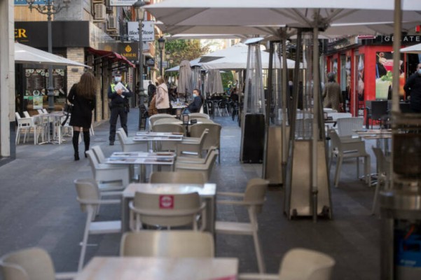 El control del ruido en el Centro de Alicante se hace esperar: el PP contempla aplazar la ZAS a otoño