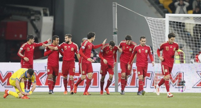 España acaba la fase de clasificación para la Eurocopa con una victoria en Kiev