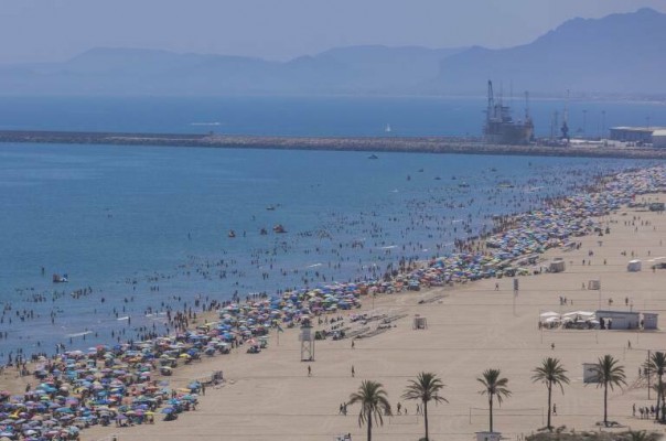 El Consell colabora con Gandia y Llíria para impulsar la promoción turística de estos municipios

