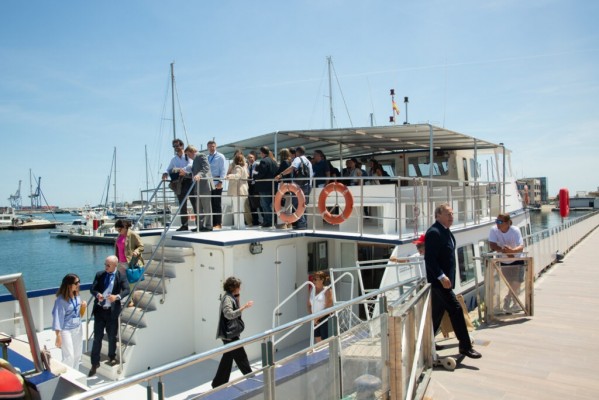 PortCastelló acerca su actividad al sector cerámico con una visita en barco en el marco de ‘PortCeramic Day’