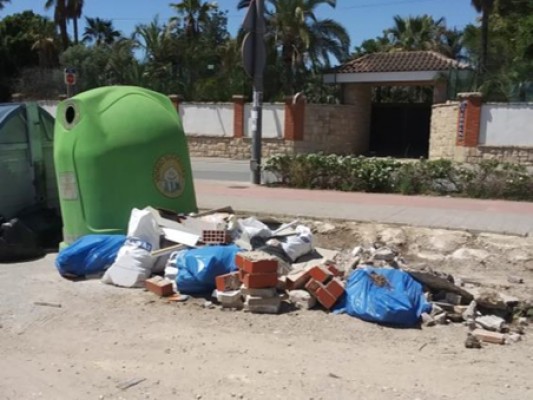 San Vicente recoge más de 140 toneladas de residuos depositados de manera irregular
