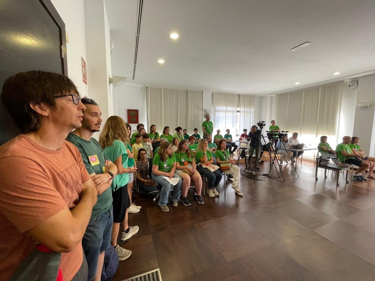 El Pleno del Ayuntamiento Vila-real arropa las reivindicaciones de los  docentes en huelga