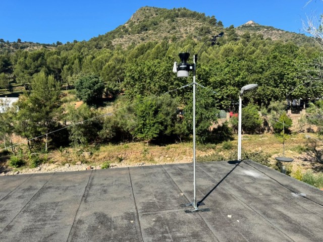 La Vall d'Uixó instala una nueva estación meteorológica en el Paratge de Sant Josep como prevención climática