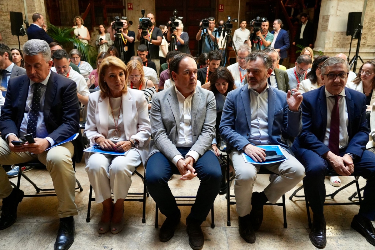 Acto de presentación del proyecto de presupuestos autonómicos de 2026. - Foto: EDUARDO MANZANA Acto de presentación del proyecto de presupuestos autonómicos de 2026.