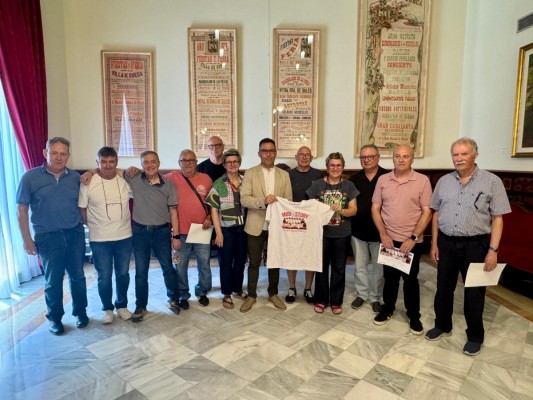 Sueca salda, 50 años después, una deuda pendiente con el equipo infantil de fútbol Mod-Story 