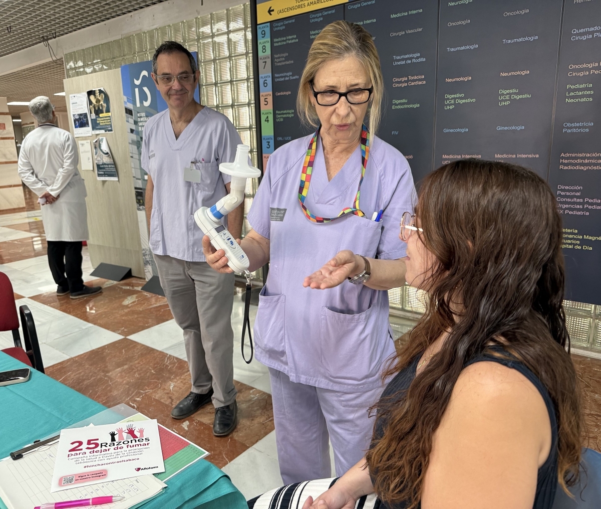Especialistas del Hospital Doctor Balmis alertan: la mitad de los jóvenes ha probado el 'vapeo'