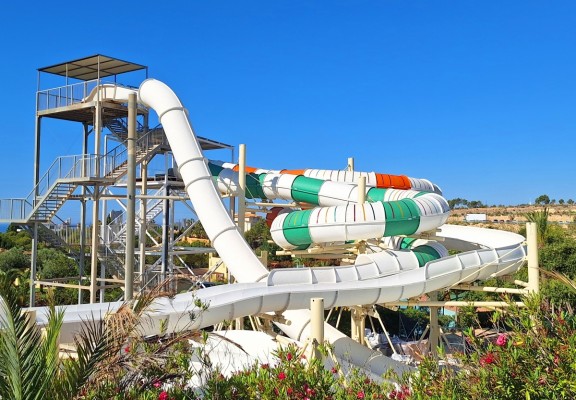 Aqua Natura Benidorm estrena una atracción acuática diseñada para competir en grupo