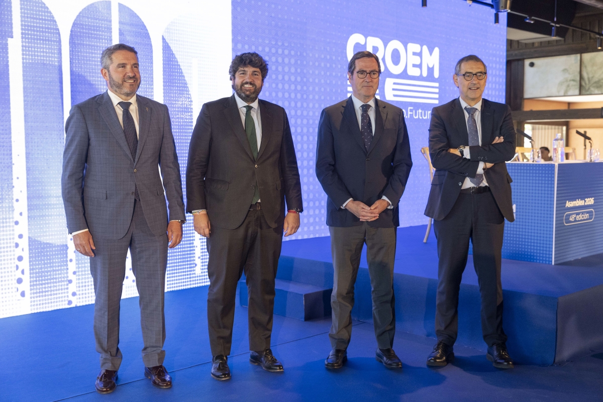 Miguel López Abad, Fernando López Miras, Antonio Garamendi y José Luján. - Foto: EFE / MARCIAL GUILLÉN Miguel López Abad, Fernando López Miras, Antonio Garamendi y José Luján.