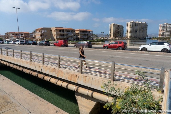 El Ayuntamiento de Cartagena renueva el asfalto de la Gran Vía de La Manga entre La Gola y el hotel Cavanna