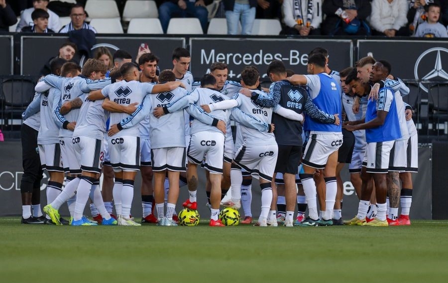 Noventa minutos para creer: El Castellón busca el 'play off' en su examen final ante el Eibar