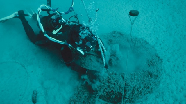 Pescadores, buzos y arqueólogos submarinos recogerán 10.000 kg de residuos marinos en cuatro días en Calp