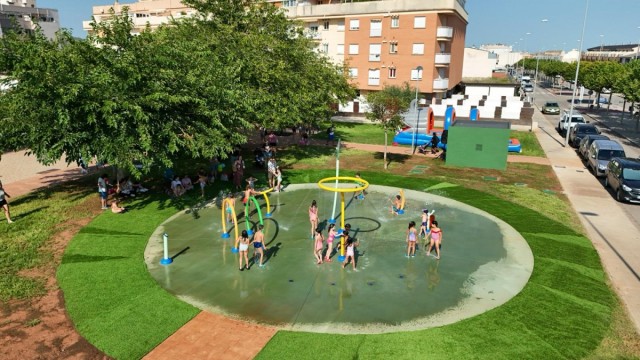 Onda adelanta la apertura de la piscina de verano y programa iniciativas para combatir el calor
